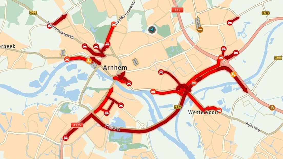 De avondspits rond Arnhem is dinsdagavond drukker verlopen dan gebruikelijk. Er stonden veel files door werkzaamheden aan de IJsselbrug op de A12 bij Westervoort. Rijkswaterstaat adviseerde eerder om het Velperbroekcircuit, de N325 (Pleijroute) en de IJsselbrug te mijden.