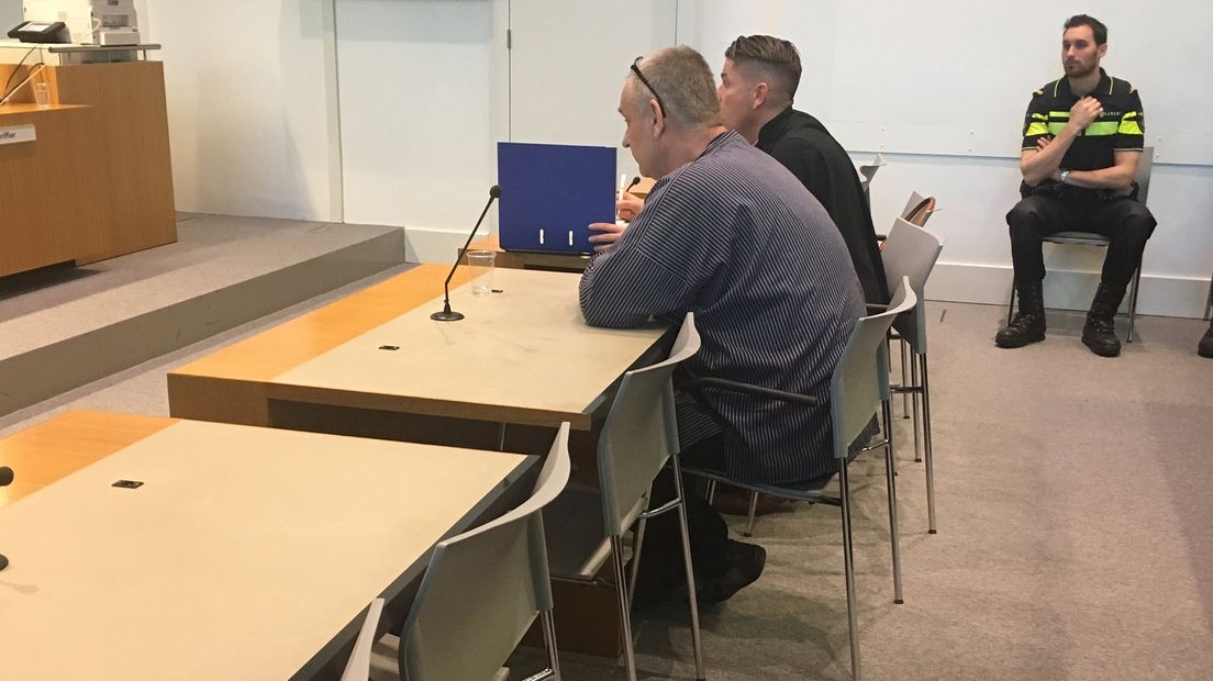Henk K. heeft er geen problemen mee om herkenbaar in beeld te worden gebracht.