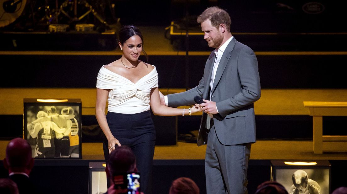 Prins Harry en zijn vrouw Meghan bij de opening van de Invictus Games
