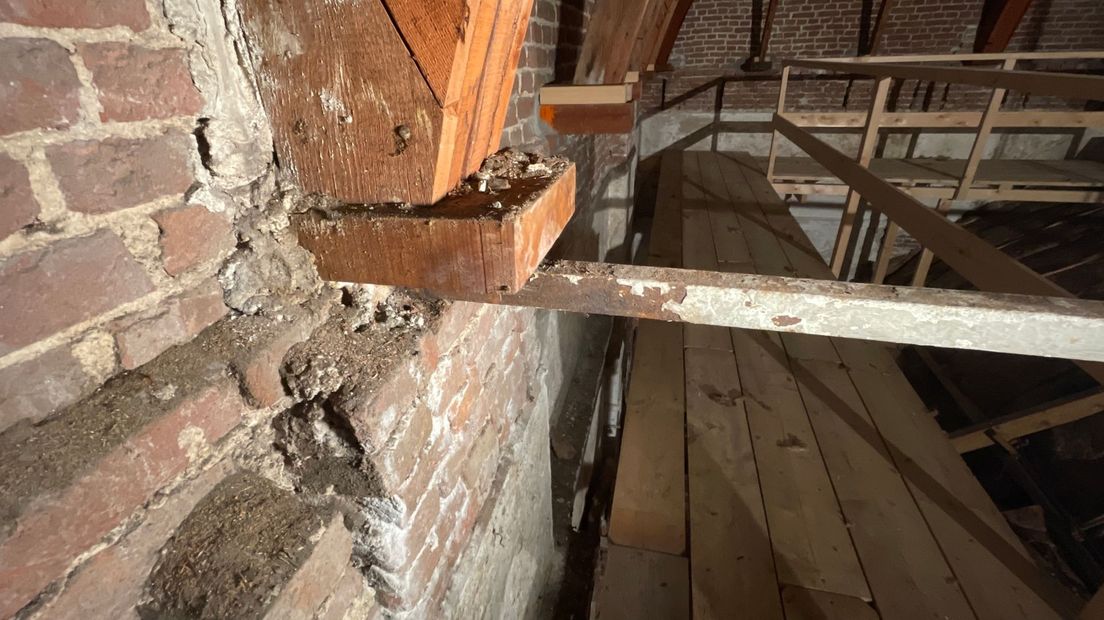 Jozefkerk trekstangen roest