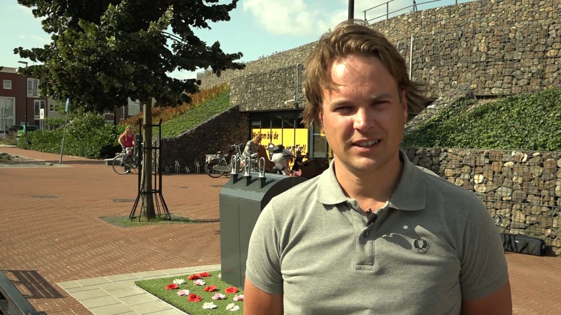 Tiel zal de portemonnee moeten trekken om de stad met het nieuwe afvalsysteem schoon te houden. Met die boodschap gaat wethouder Frank Groen in september naar de gemeenteraad. Met afvalverwerker Avri is hiervoor een plan gemaakt. Het extra schoonmaken en opruimen, extra bekeuren en het geven van voorlichting kost tot eind volgend jaar ruim twee ton.