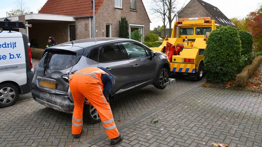 Automobilist rijdt tegen gevel Koudekerke