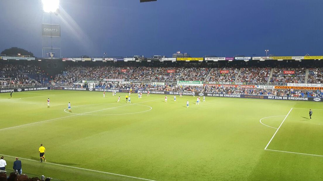 PEC Zwolle - FC Utrecht in 2016, op kunstgras