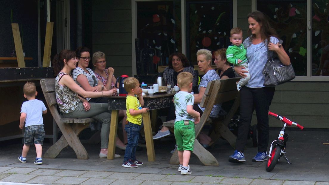 Mama's en oma's zijn allemaal welkom in het Mama Café in Slagharen.