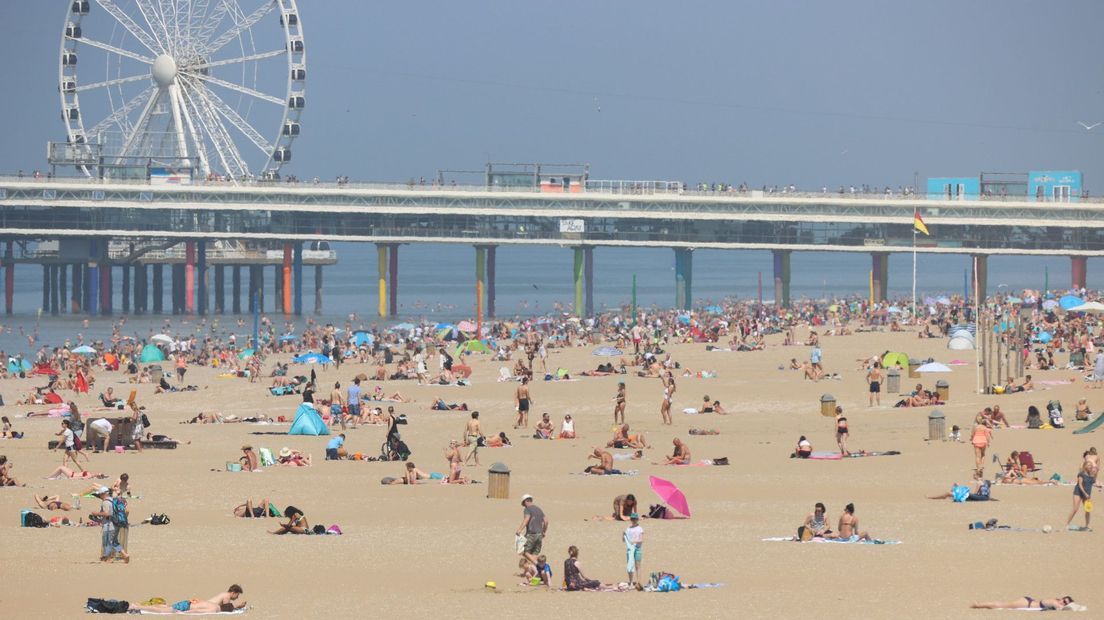 Strand van Scheveningen op Hemelvaartsdag