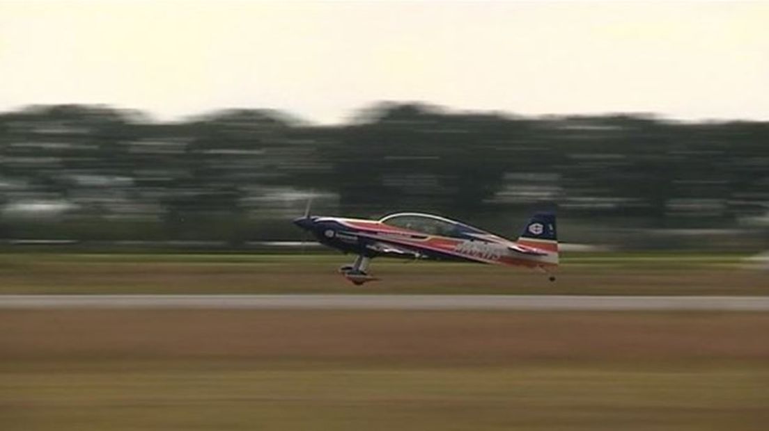 Vliegveld Teuge wil groeien en vliegtuigen en bedrijven die moeten verhuizen van Lelystad Airport naar Teuge halen. Omwonenden maken zich grote zorgen over de overlast die dat kan veroorzaken.