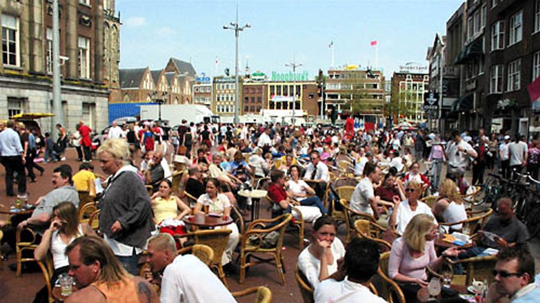 Volle terrassen in de Groninger binnenstad