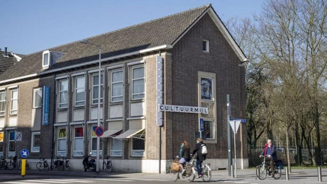 Opvang daklozen Leger des Heils in Volksuniversiteit Enschede - RTV Oost