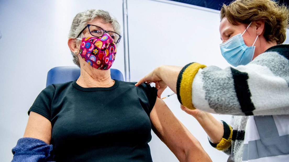 Een boosterprik halen bij de GGD