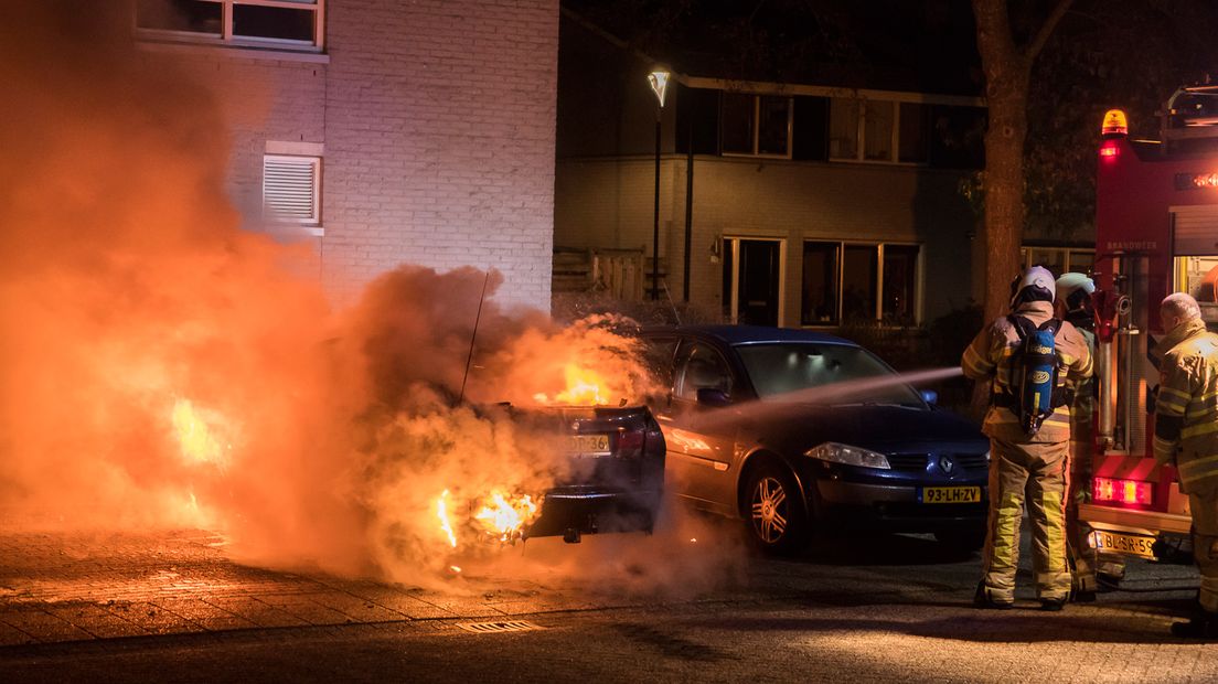 Vandaag wordt onderzoek gedaan naar de oorzaak van de brand.