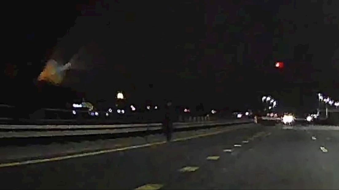De snelwegloper vastgelegd met een dashcam