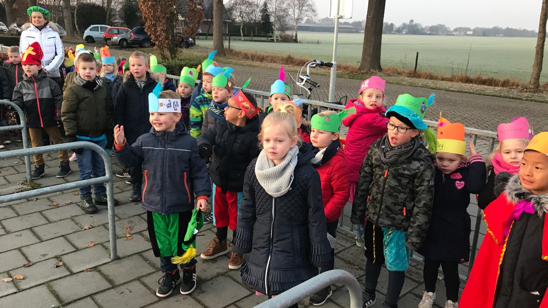 Een spannende ochtend voor de kinderen (Rechten: Aaldert Oosterhuis / RTV Drenthe)