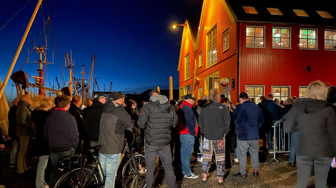 Zo'n 250 mensen kwamen op het bezoek van Geert Wilders af