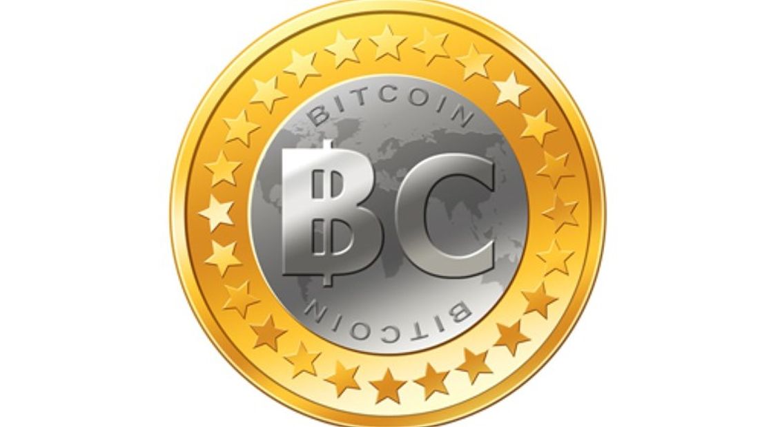 In Putten werd dinsdag een man aangehouden voor het witwassen met bitcoins. Deze digitale munt vervangt steeds vaker contant geld. Maar wanneer wordt het illegaal?