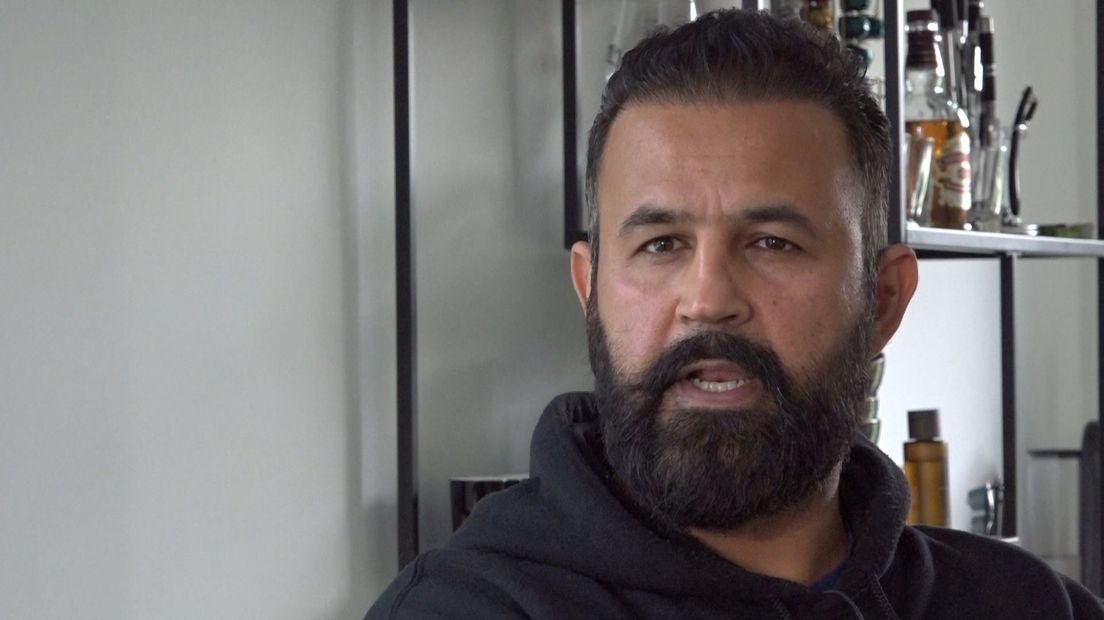 Gevluchte Afghaan keert terug om lotgenoten te helpen 'Ik moet iets doen' - RTV Noord