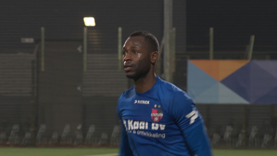 Cendrino Misidjan vertrekt alweer bij De Treffers. De 28-jarige verdediger tekent een contract voor de rest van dit seizoen bij VVV Venlo.