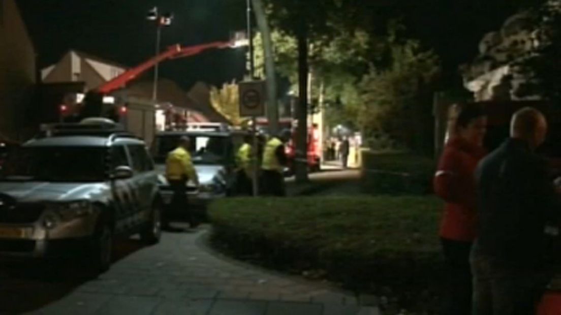 Bij een appartementscomplex aan de Bijsterveld in Ede is vrijdagavond en in de volgende nacht onderzoek gedaan naar gevaarlijke stoffen in een kelderbox.