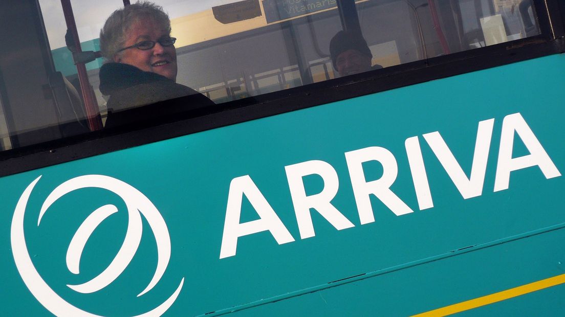 Op het eiland verzorgt vervoerder Arriva de busdiensten