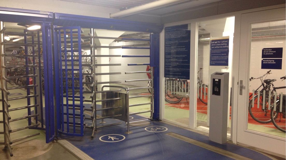 Fietsenstallingen bij vier stations Overijssel tijdelijk gratis door  afschaffen chipknip - RTV Oost