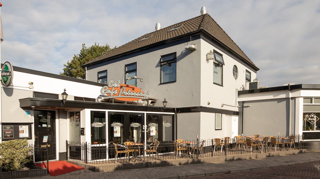 Eetcafé Petershof aan de Eemnesserweg in Baarn.