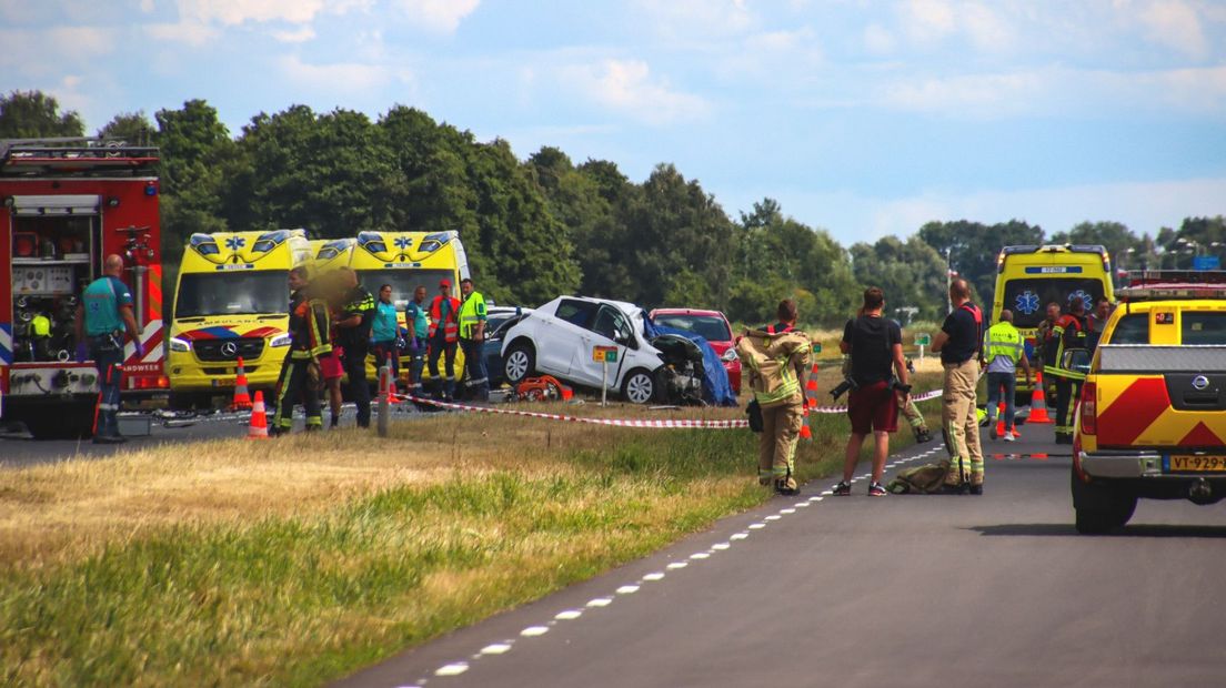 Twee inzittenden van een andere auto raakten gewond