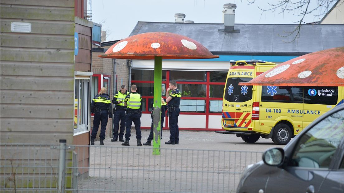 Het slachtoffer is per traumahelikopter naar het ziekenhuis gebracht