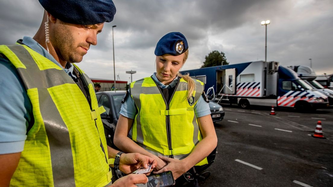 Marechaussee Arresteert Man Bij Duitse Grens Op Verdenking ...