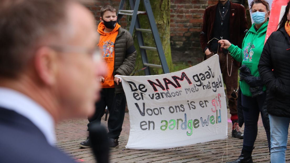 CdK Rene Paas sprak de mensen na afloop toe.