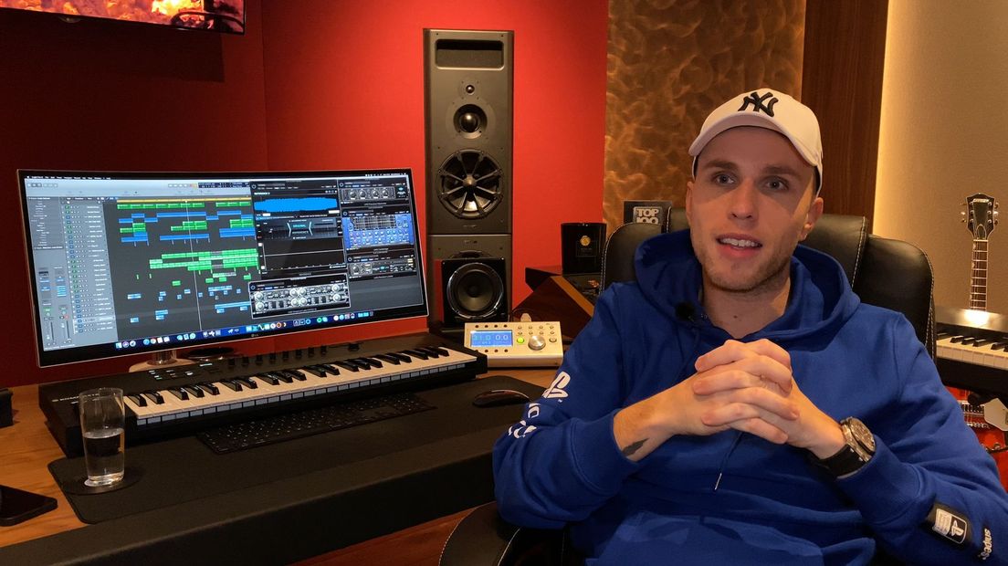 Nicky Romero in zijn studio in Veenendaal