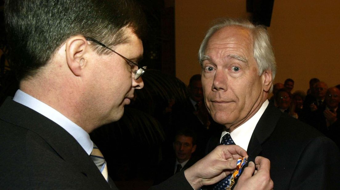 Eef Brouwers werd in 2004 benoemd tot Officier in de Orde van Oranje Nassau