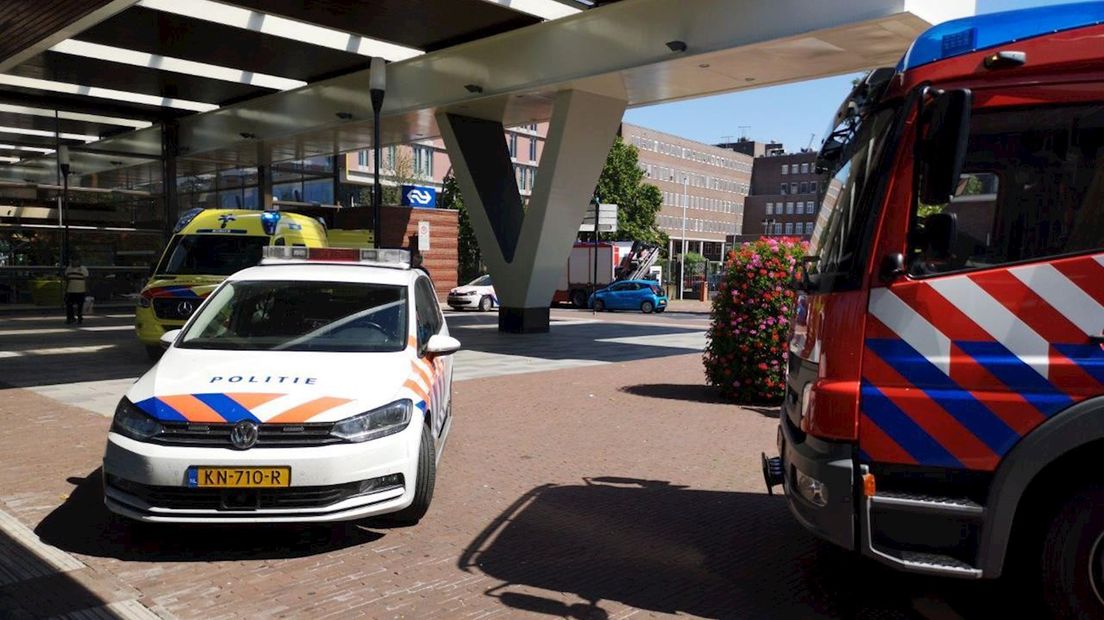 Geen treinverkeer Almelo na aanrijding met persoon