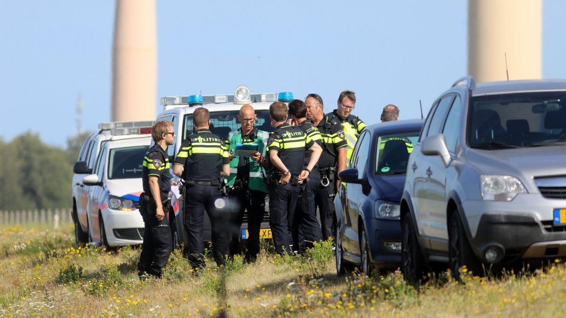 De politie had de handen vol aan de 'bootramp' op het Eemmeer.