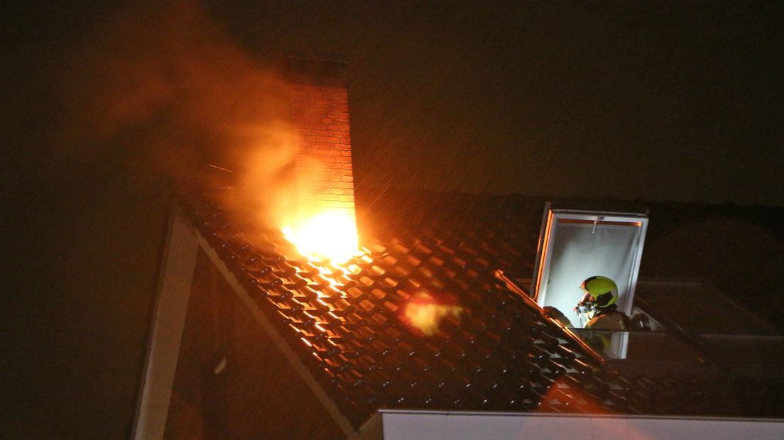 Bliksem slaat in huis, ook veel