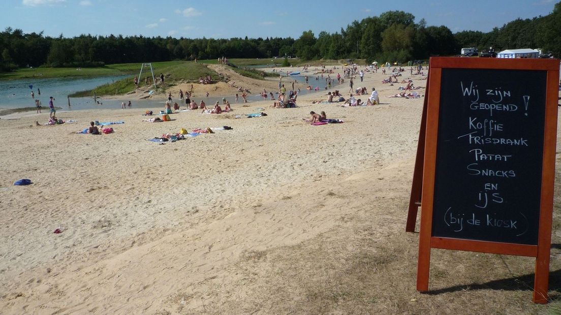 Een warme dag bij de Baggelhuizerplas (Rechten: Gemeente Assen)