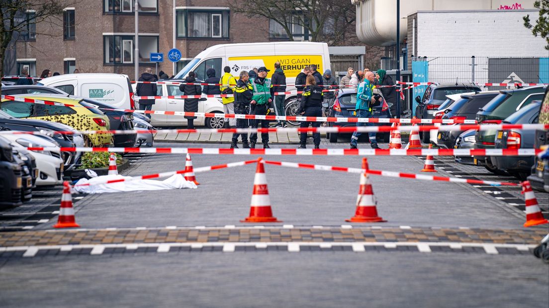 Mother shot dead in parking lot of shopping center in Zwijndrecht, daughter seriously injured to hospital