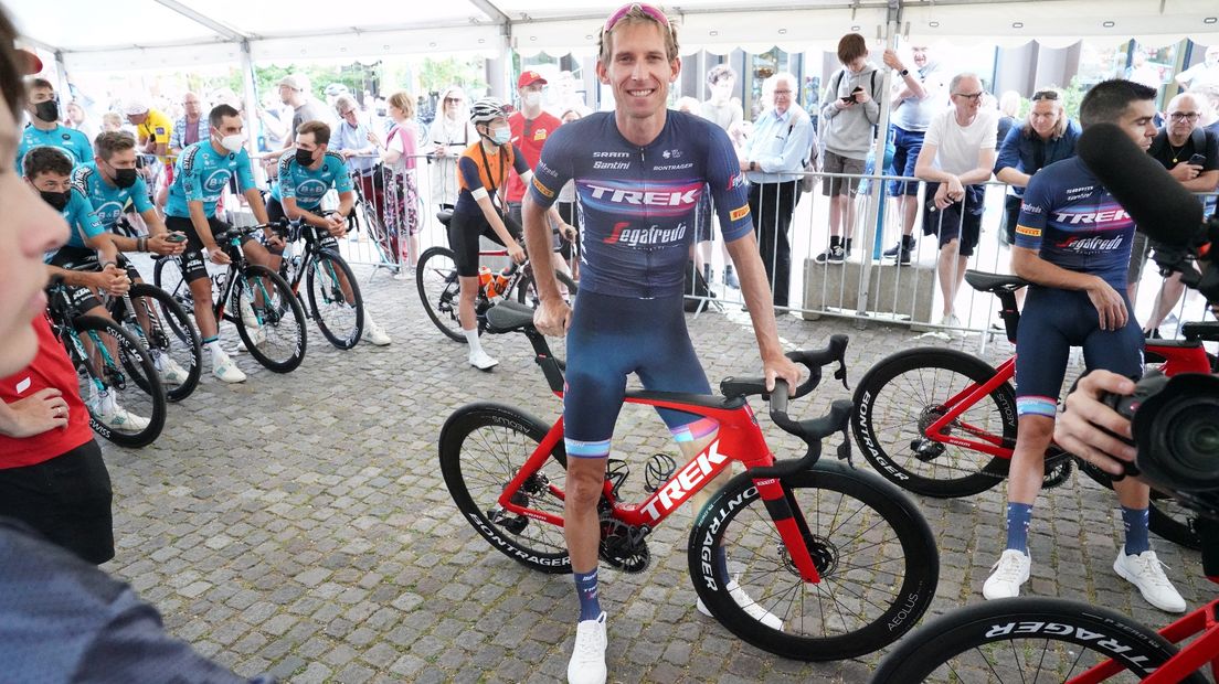 Bauke Mollema bij de ploegenpresentatie van de start van de Tour de France in Tivoli Gardens in Kopenhagen