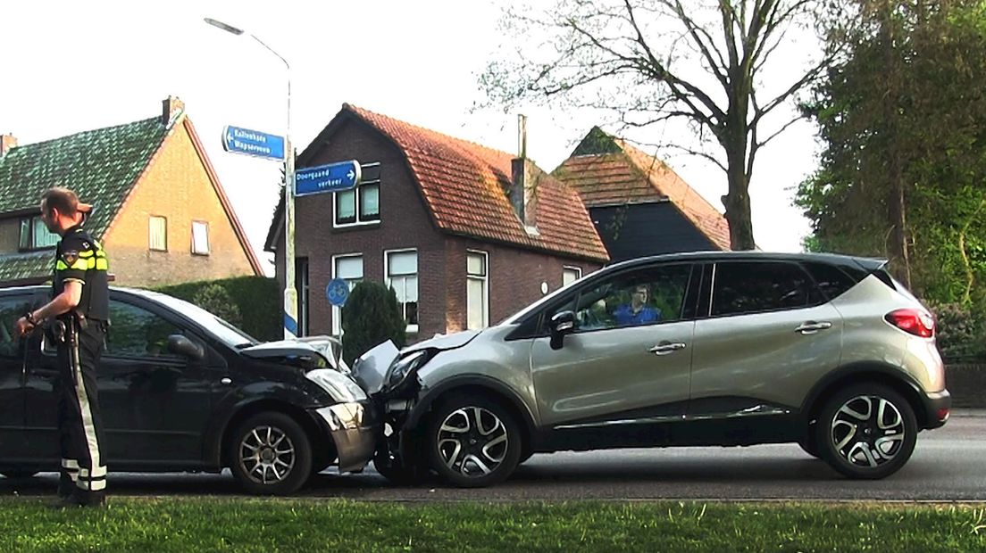 Auto's botsen in Steenwijk