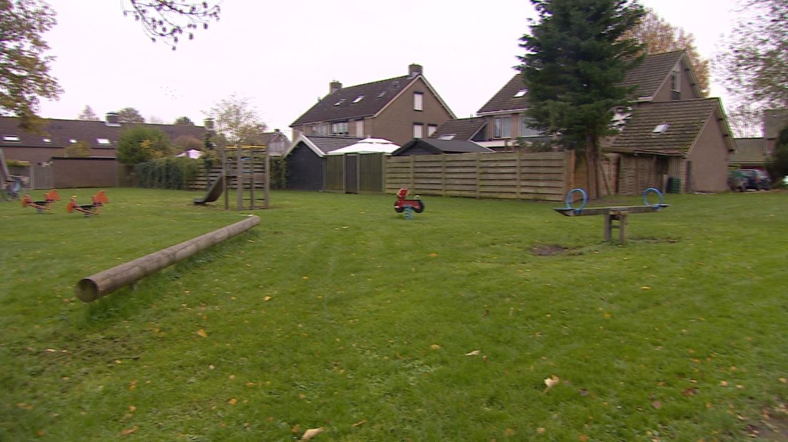 De verouderde speeltuin in Krabbendijke