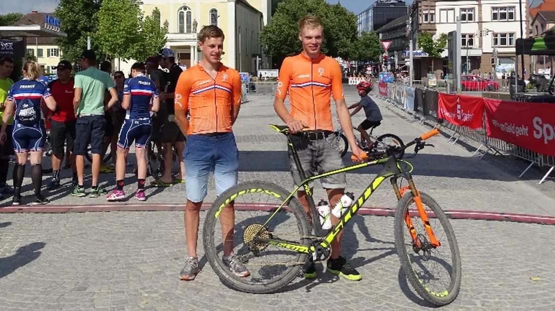 Thom Bonder en Tim Smeenge op het WK van 2017 (Rechten: Greetje Bonder)