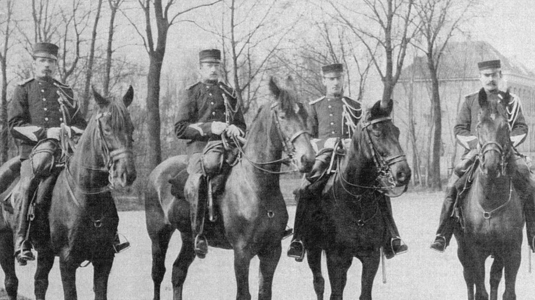 De marechaussee brigade van Meppel, rond de eeuwwisseling