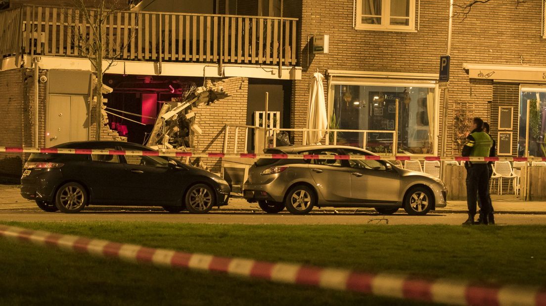 De politie zette de straat vannacht af.