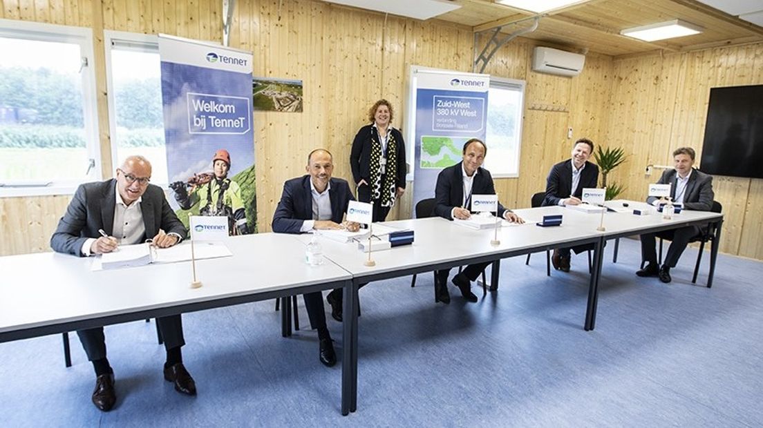 Nieuwe aannemers voor hoogspanningslijn Borssele-Rilland - Omroep Zeeland