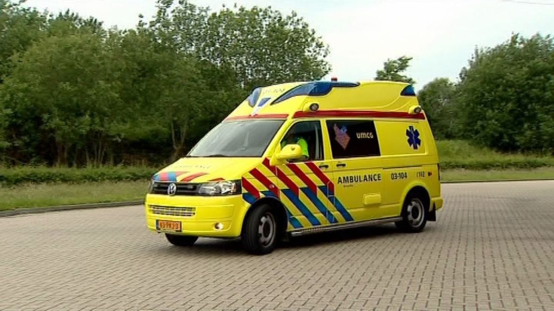 Fietser uit Coevorden gewond na aanrijding met auto