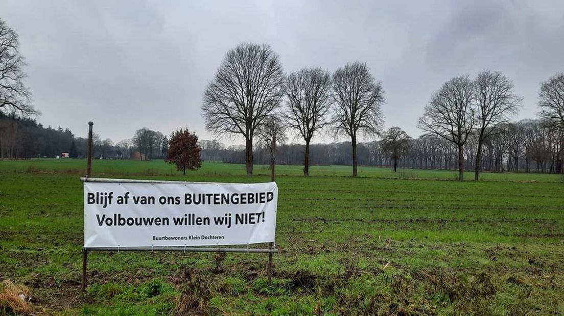 Buurt heeft deze maand spandoeken geplaatst tegen de komst van MicroMania.
