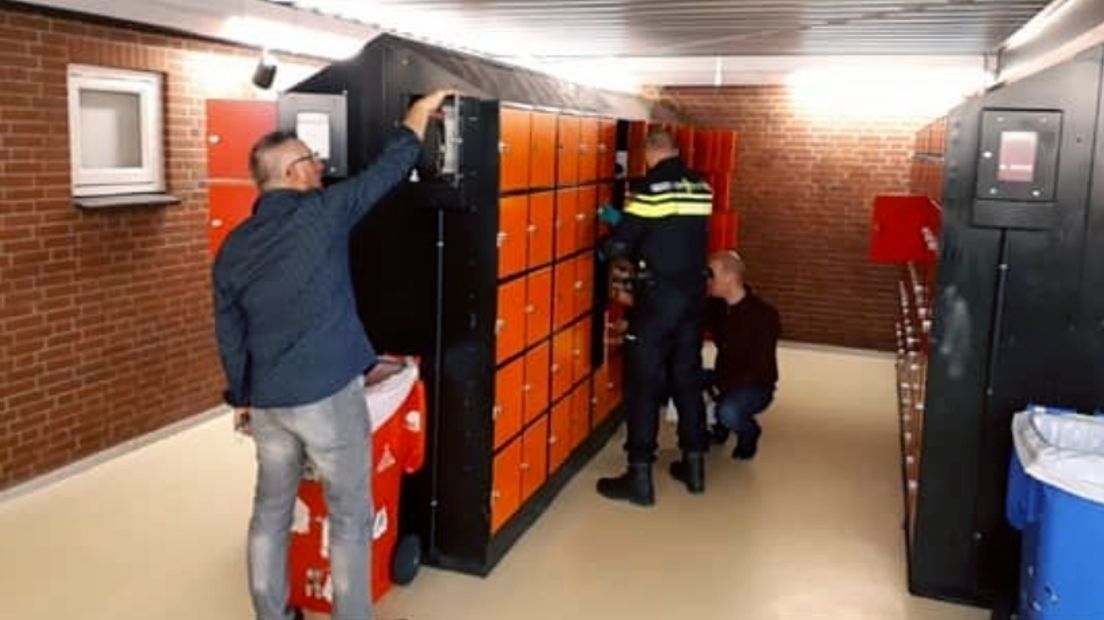 Kluisjescontrole op de Pontes Pieter Zeeman in Zierikzee