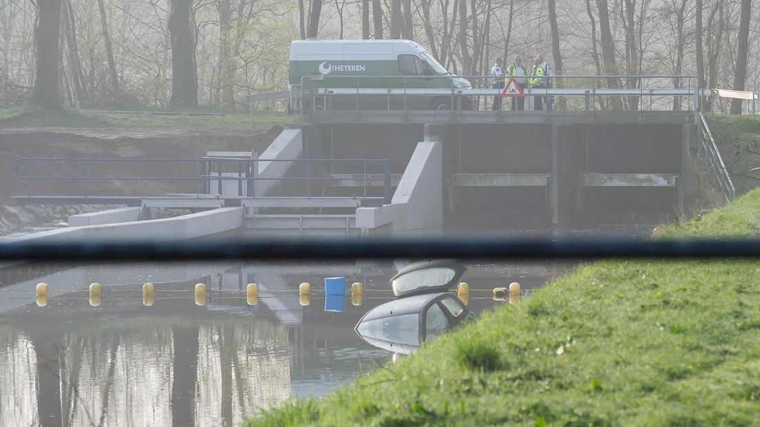 Auto in de Schipbeek Markelo