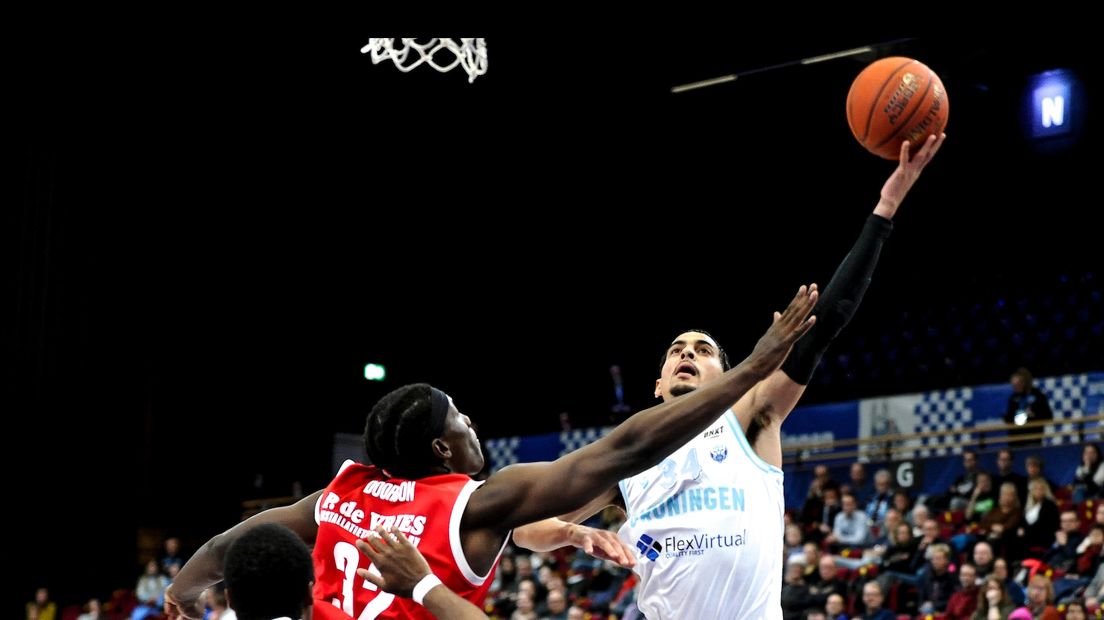 Donar maakt korte metten met Aris