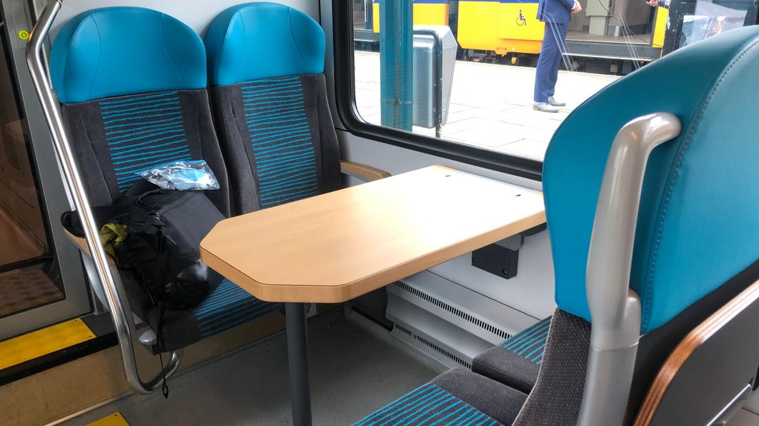 Het interieur van een Arriva-trein