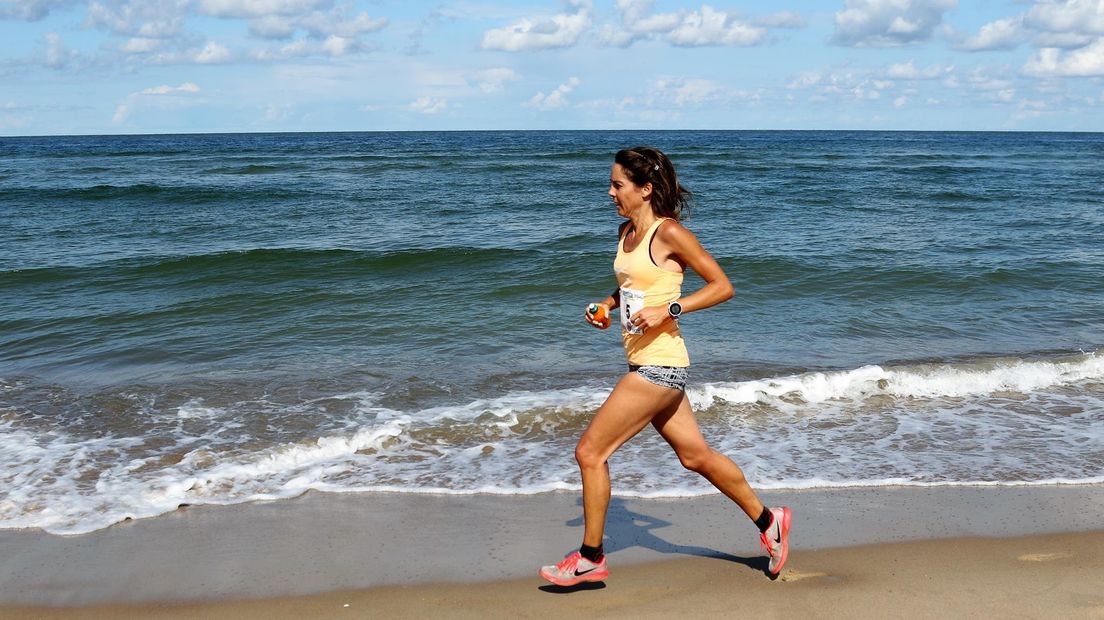 Anjolie Engels wint Kustloop