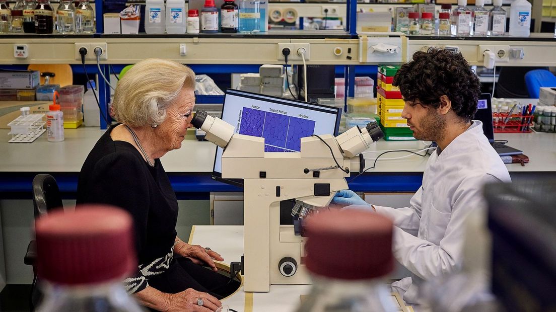 Princess Beatrix learns about the muscle disease Pompe in Rotterdam Erasmus MC